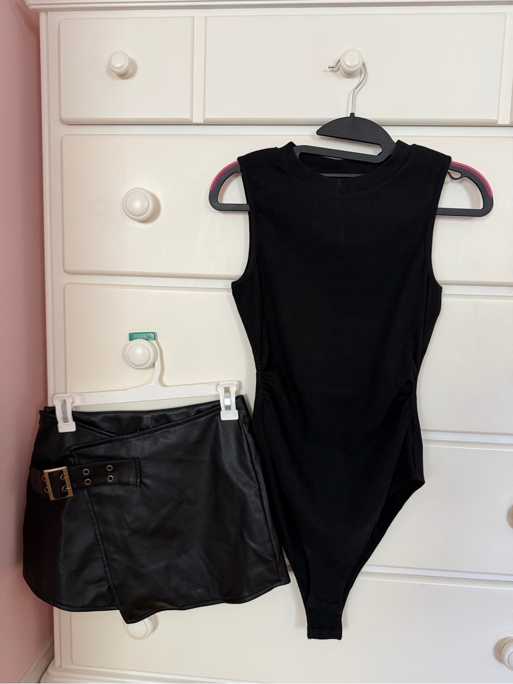 Cider Black Sleeveless Bodysuit & Leather mini skirt set! 🖤